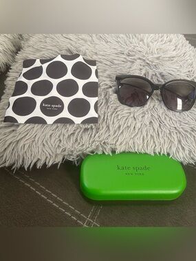 NEW FULL INCLUSION KATE SPADE SUNGLASSES 🕶️